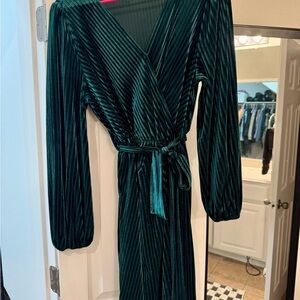 Elegant Green Velvet Wrap Dress